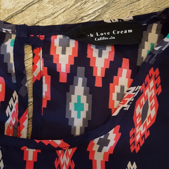 Aztec blouse - Picture 5 of 6